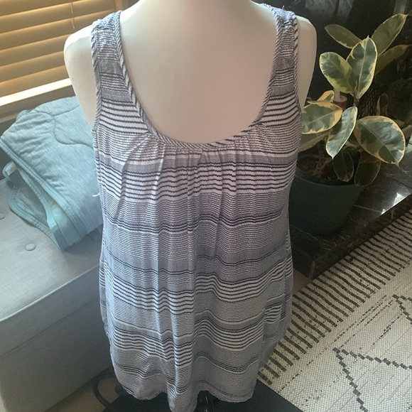 Gently Loved Motherhood Summer Top ** No Belt** - Picture 1 of 8